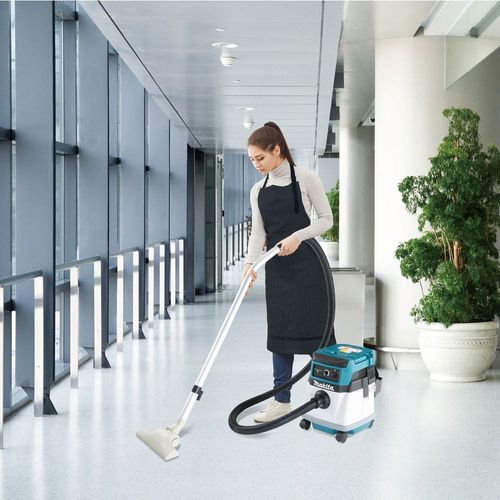 Makita 18V+18V LithiumIon Corded & Cordless Vacuum Cleaner (Wet&Dry